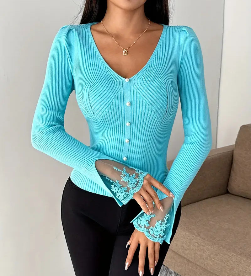 Elena - Elegantný sveter s čipkovými detailmi